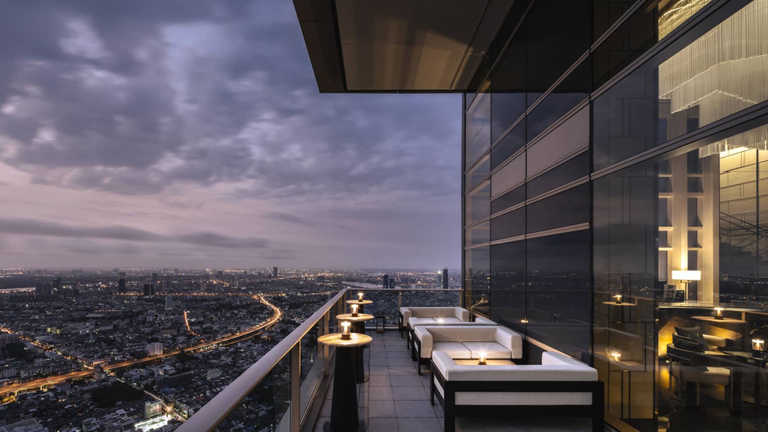 Four Seasons Private Residences Bangkok at Chao Phraya River - minerva thailand